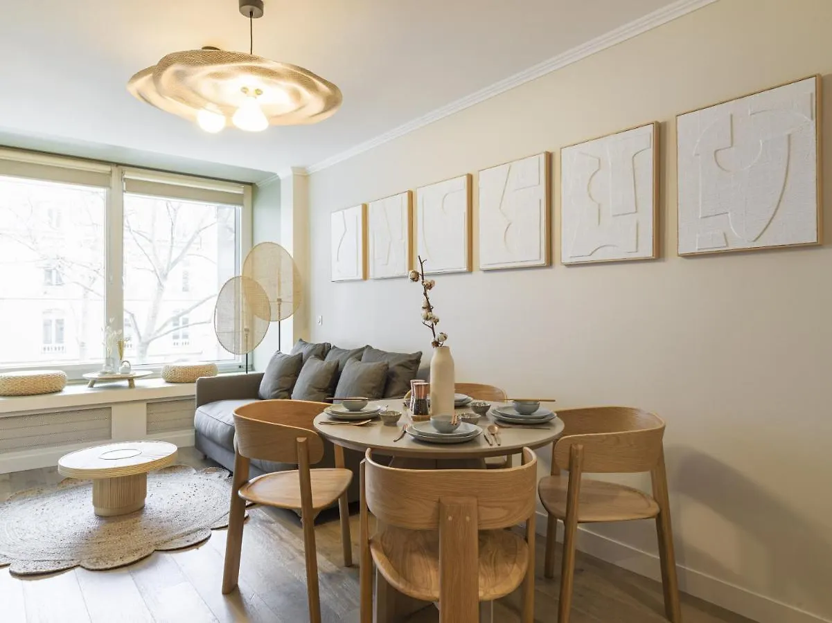 Apartment The Japandi Suite Eiffel Tower Paris Frankreich